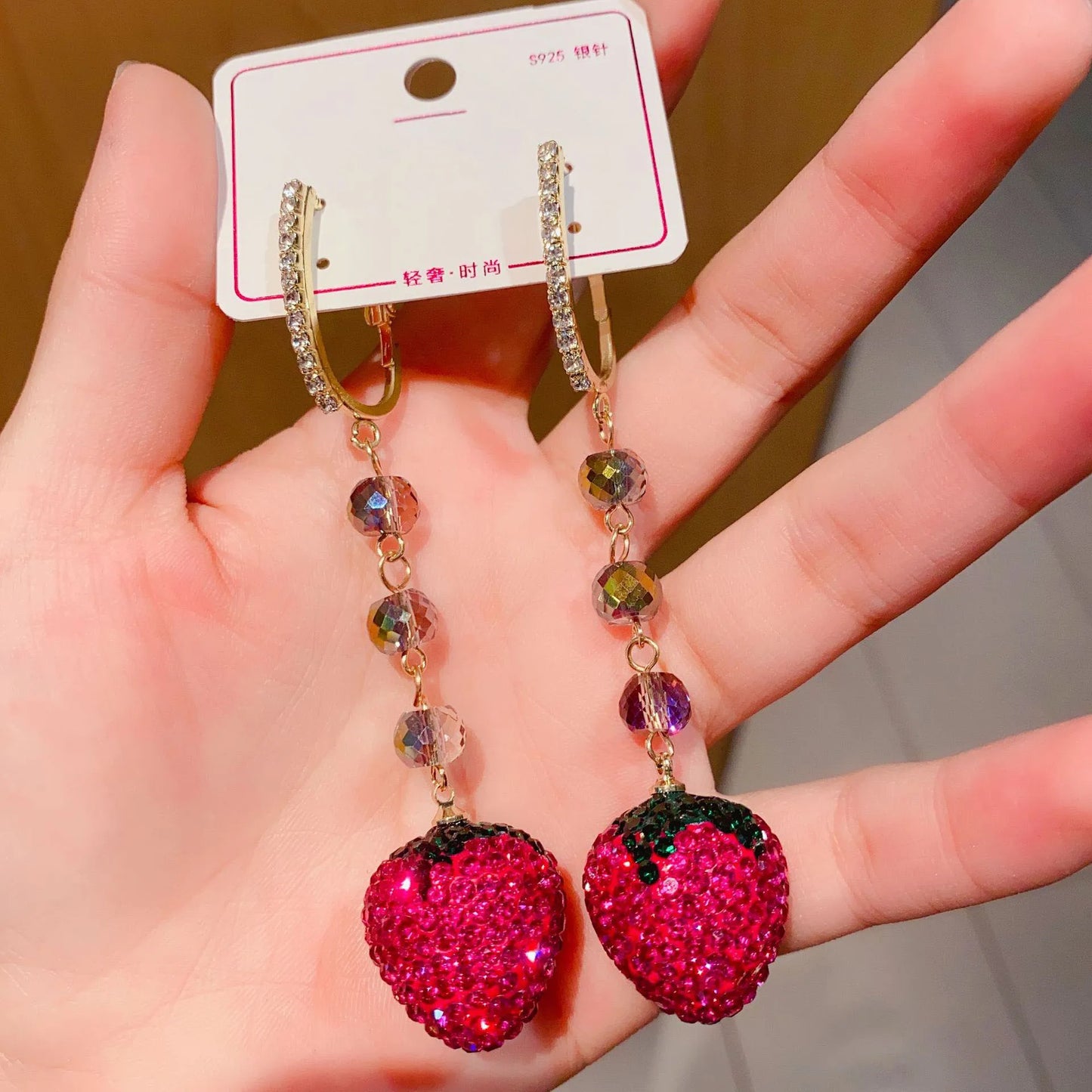 ʔundziny (Strawberry) Earrings