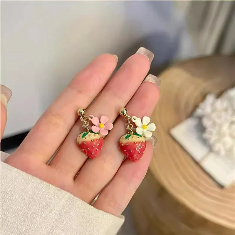 ?undziny (Strawberry) Earrings