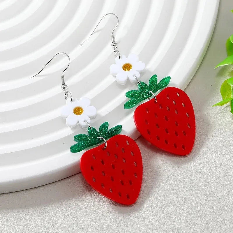 Acrylic be?elagi (Flower) ?undziny (Strawberry) Earrings