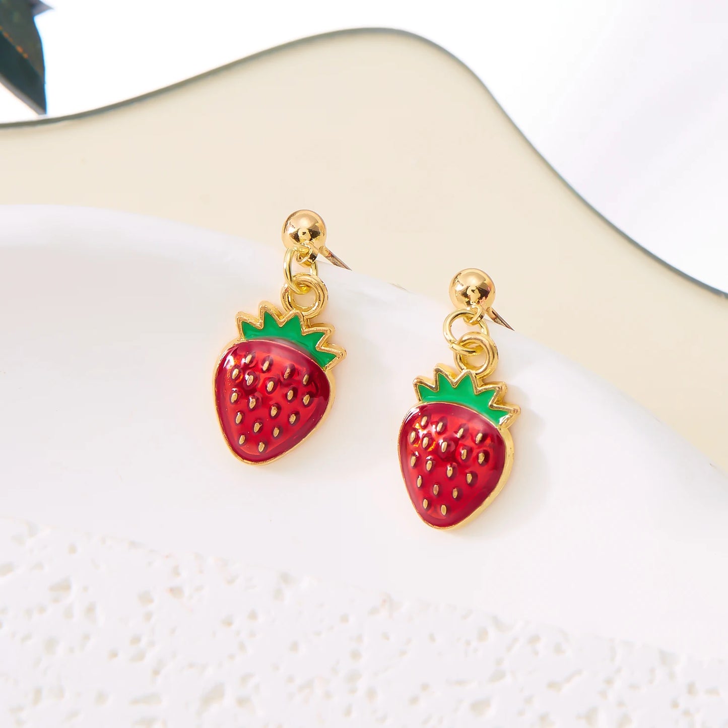 ?undziny (Strawberry) Earrings
