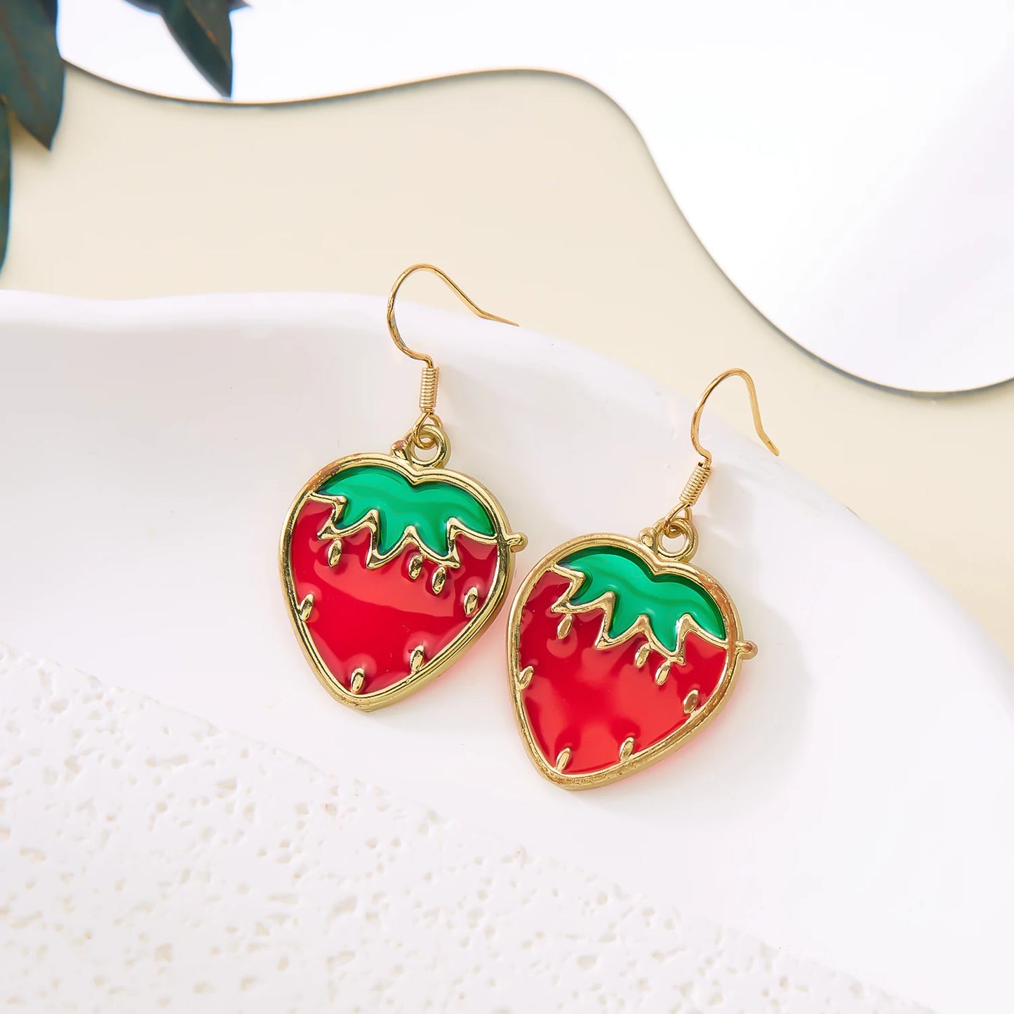 ?undziny (Strawberry) Earrings