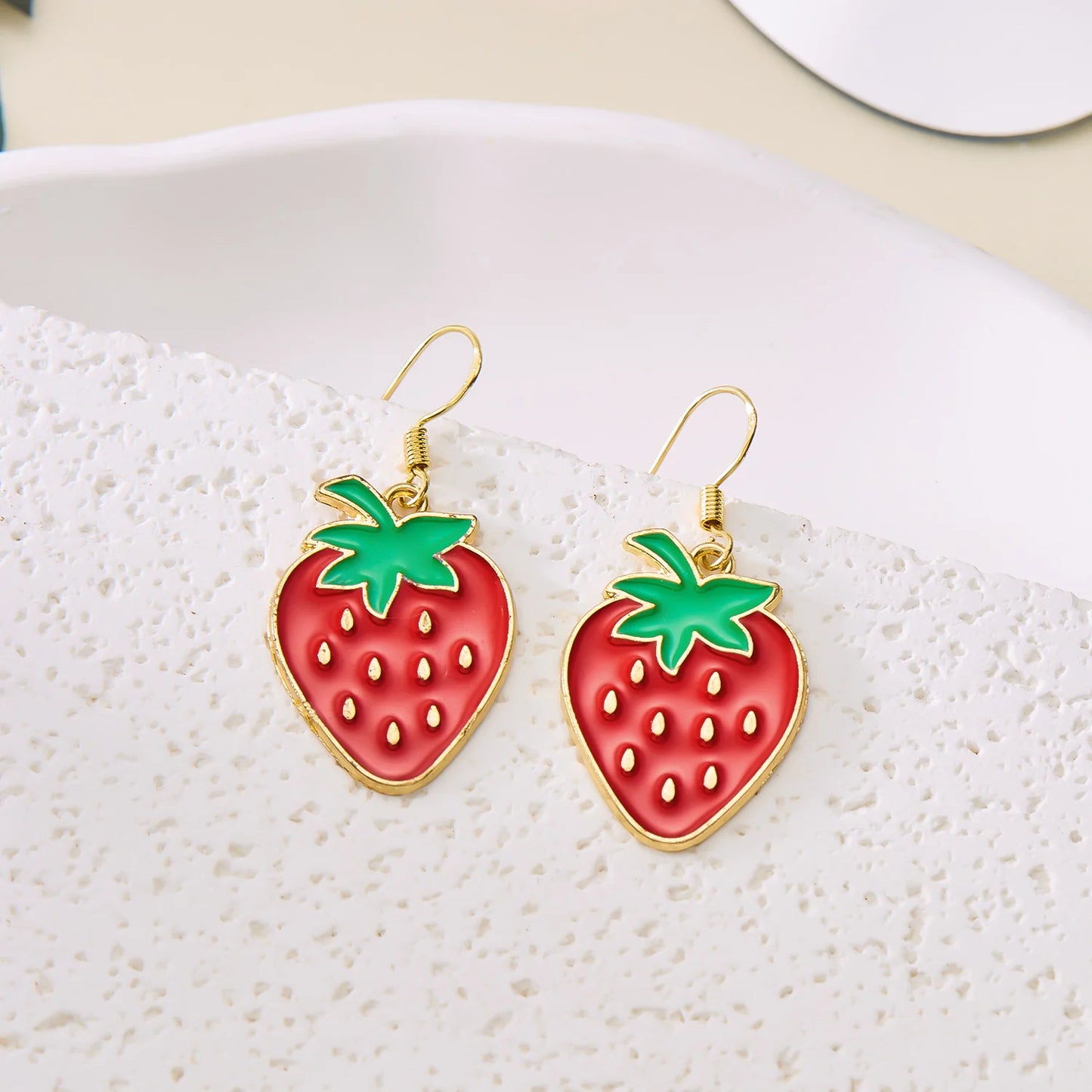 ?undziny (Strawberry) Earrings