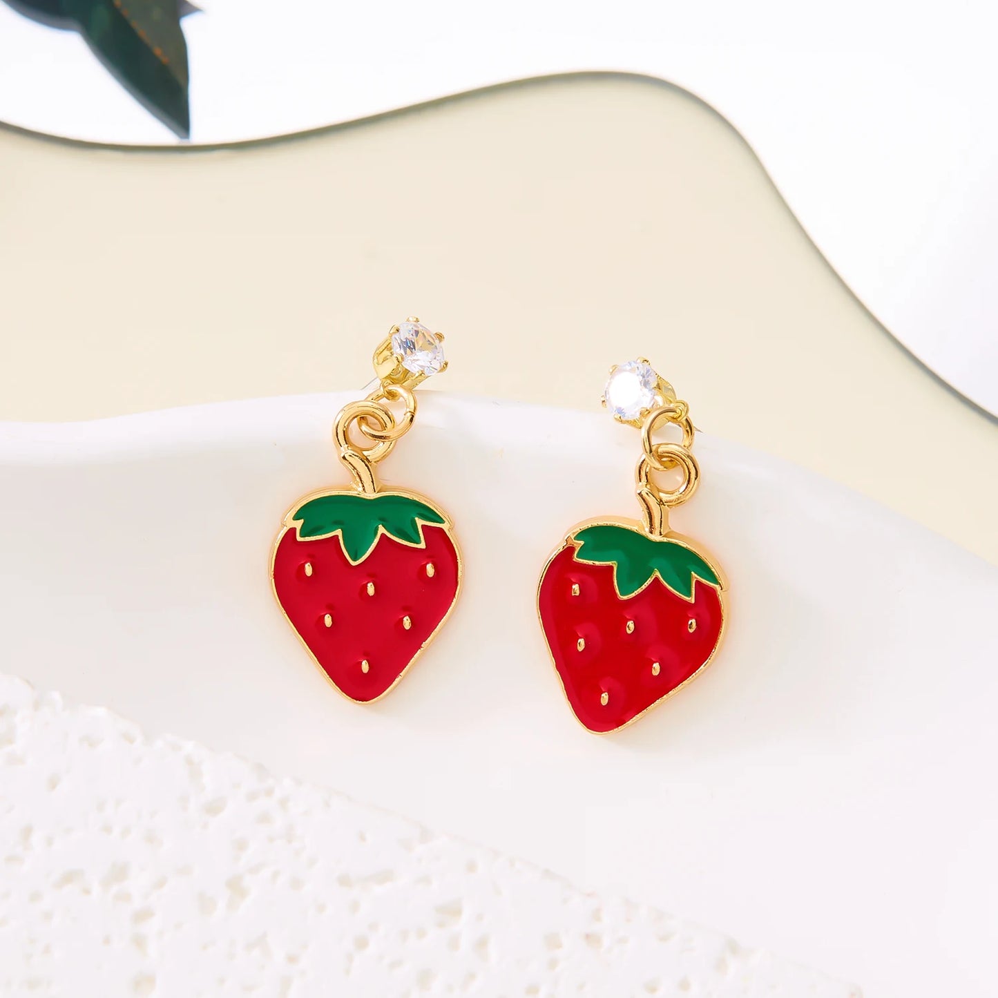 ?undziny (Strawberry) Earrings