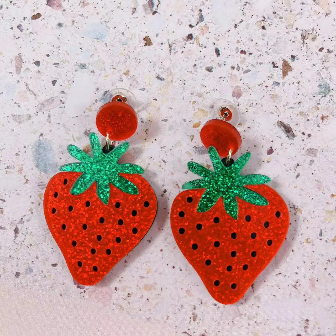 Acrylic deldel (Red) ?undziny (strawberry) earrings