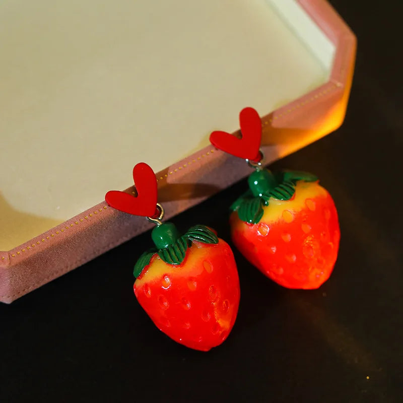Women's Sweet and Cute Red Strawberry Earrings Autumn and Winter High Quality Fruit Versatile Heart Earrings