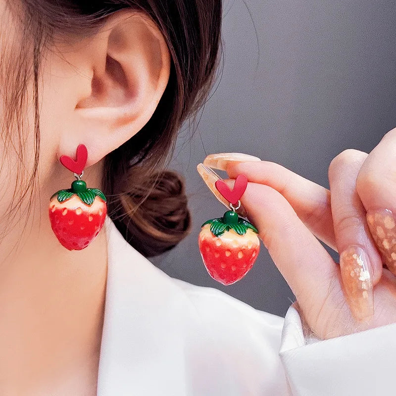 Women's Sweet and Cute Red Strawberry Earrings Autumn and Winter High Quality Fruit Versatile Heart Earrings